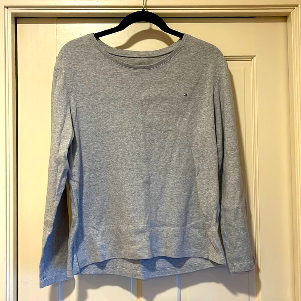 Tommy H I L F I G E R T-shirt! ❤️🤍💙